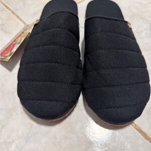 Feelgoodz Black Quilted Slippers